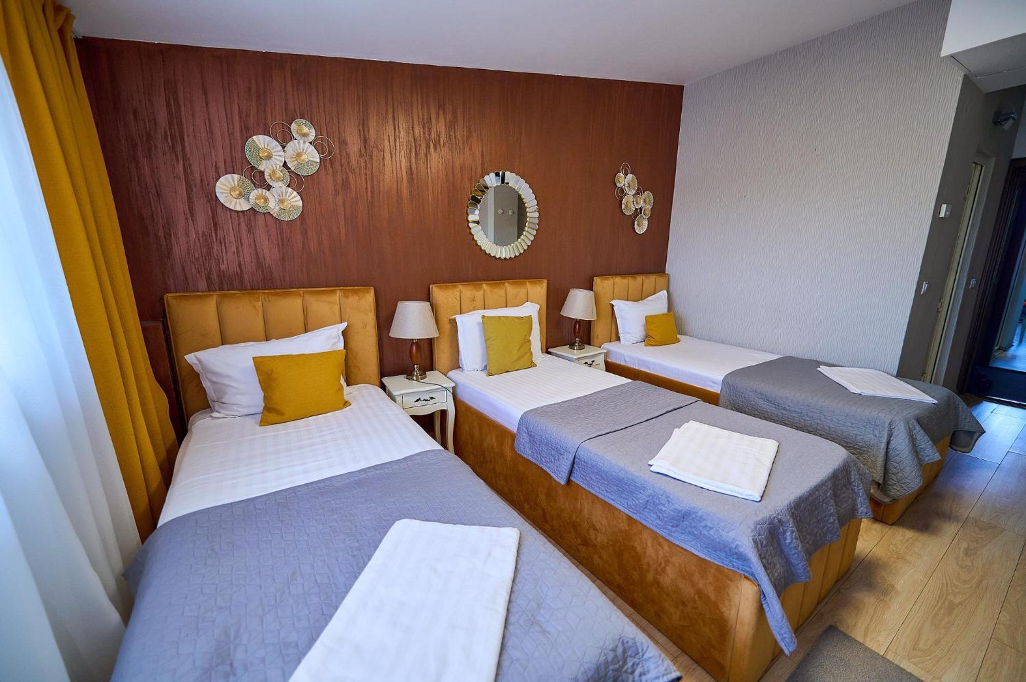 Galaţi Hotel Evianne Boutique מראה חיצוני תמונה