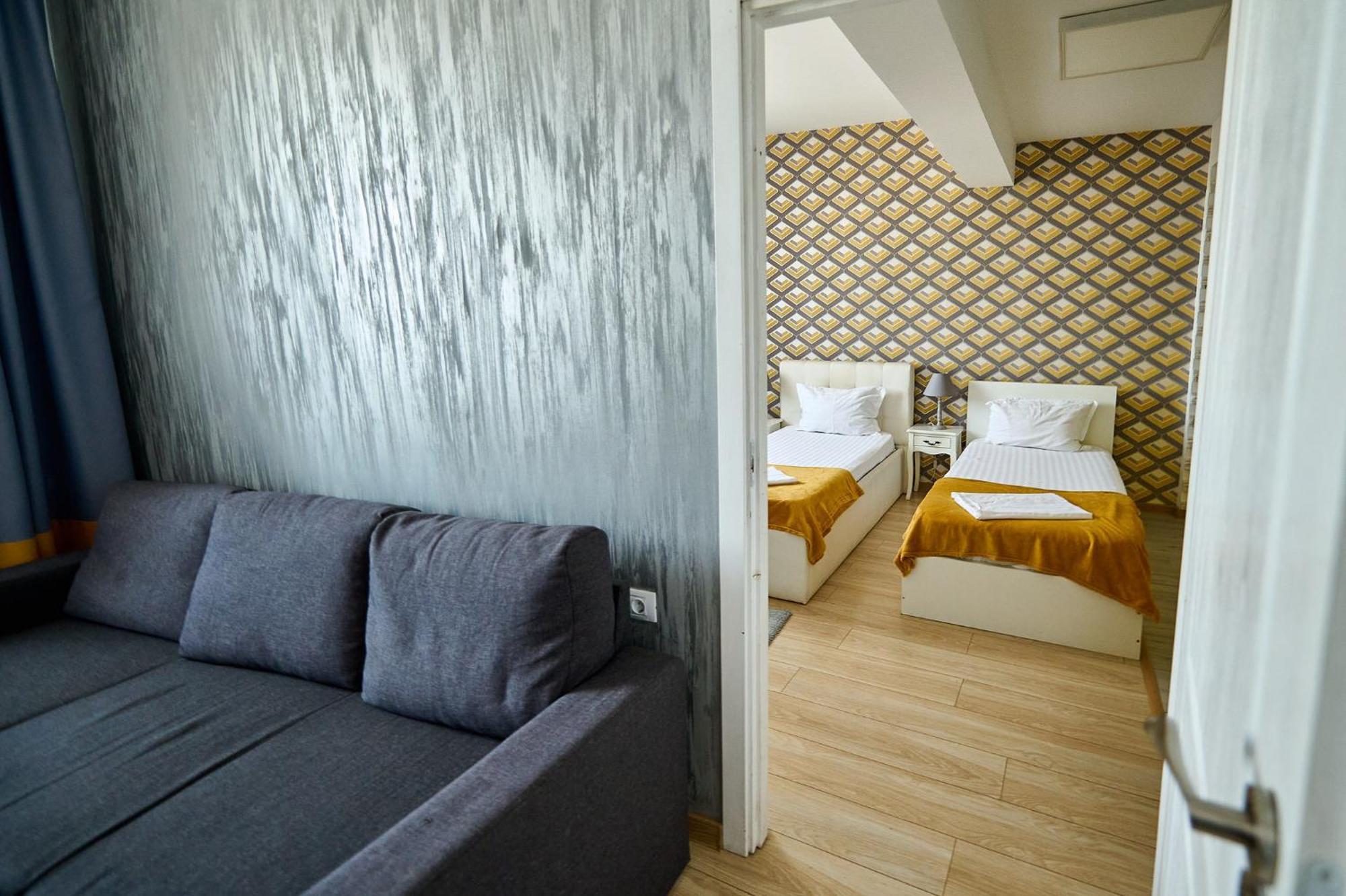 Galaţi Hotel Evianne Boutique מראה חיצוני תמונה